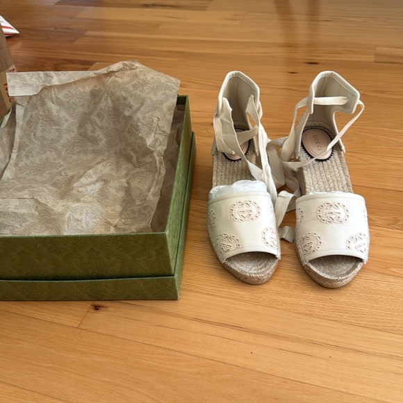 NEW Gucci GG logo espadrille wedges - Picture 3 of 9